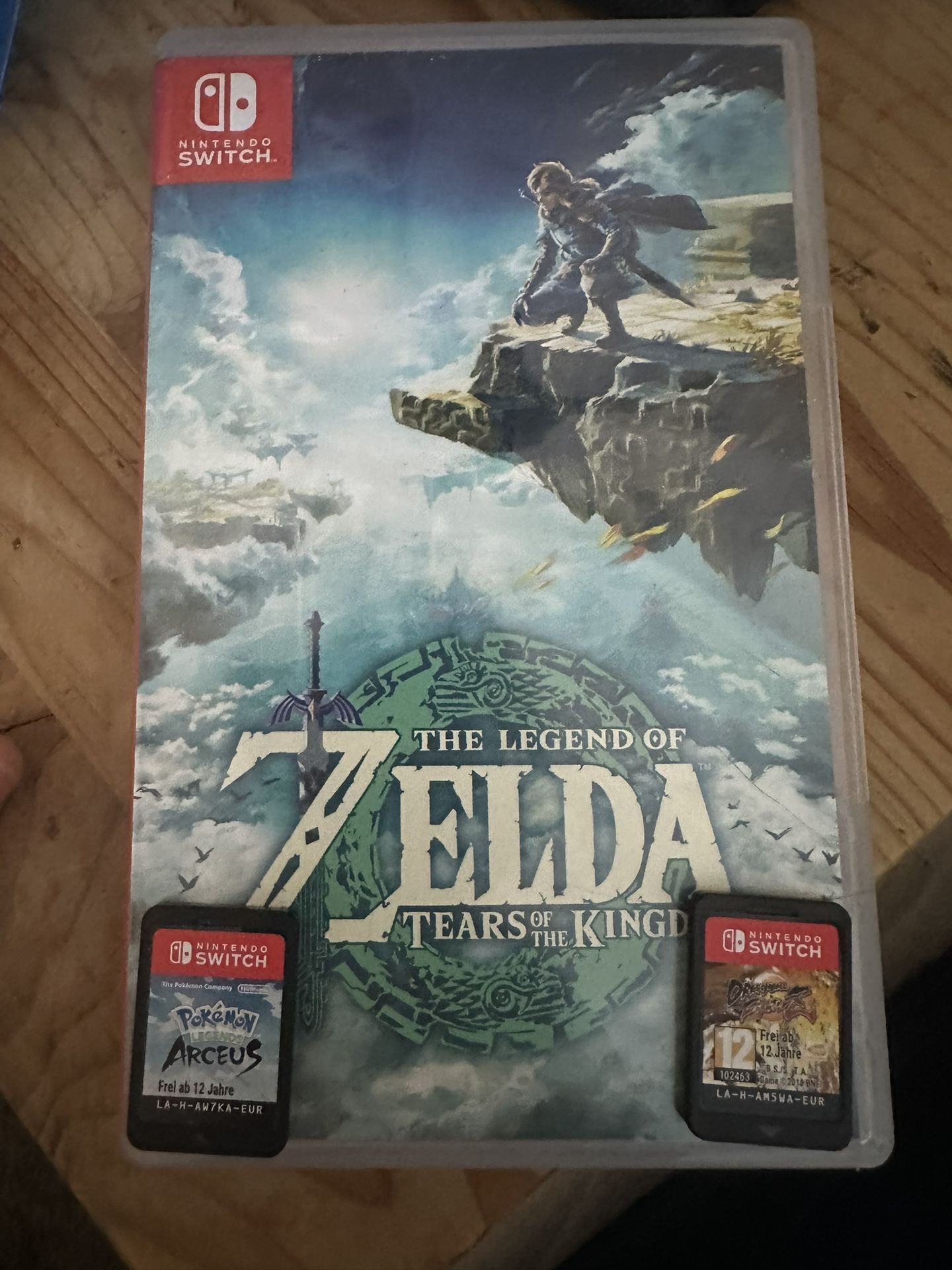 Nintendo Switch- OLED Model Splatoon 3 Special Edition + 3 games and SD card.