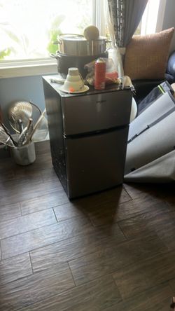 Mini fridge