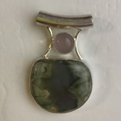 Pendant Ryolite and Pink quartz