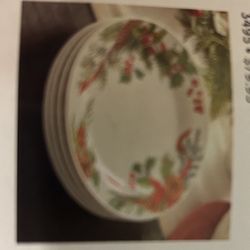 4 Christmas Plates