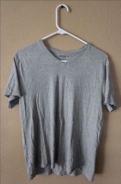 Forever 21 Men’s Small Gray Slim Fit V-Neck T-Shirt
