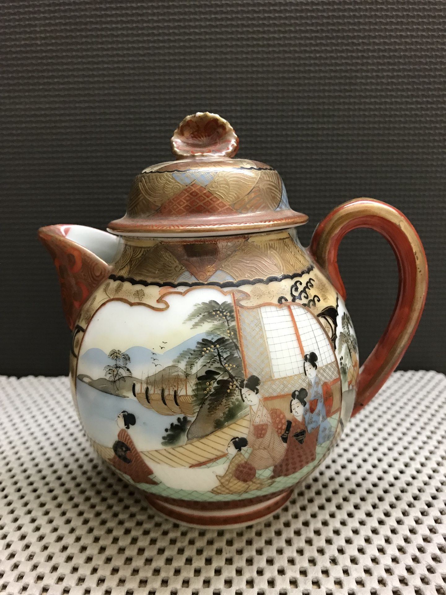 Antique Japanese Meiji Period Hand Painted Kutani Porcelain Teapot