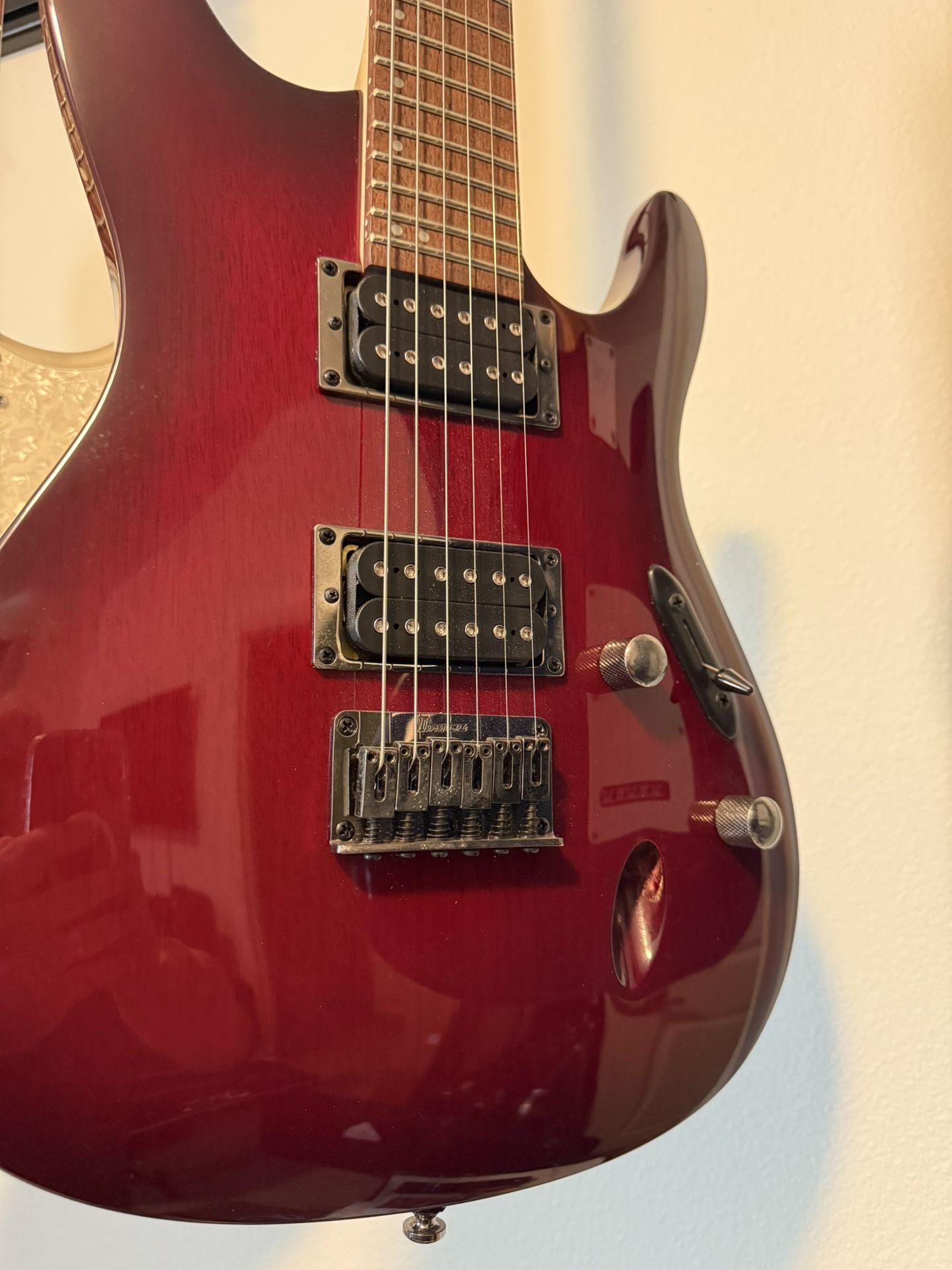 Ibanez S521BB Like New!