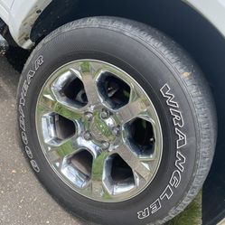 Goodyear Wrangler P275/60R20