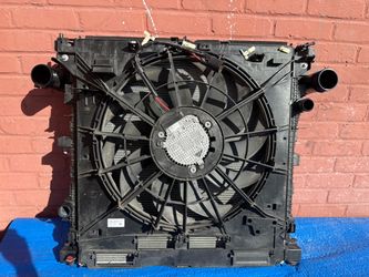 2021 2022 2024 Ford Explorer Radiator Engine Cooling assembly