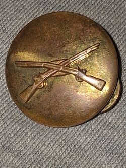 WWII Army infantry crossed rifles  collar lapel  pin