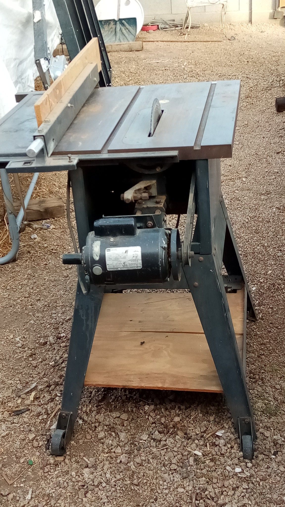 Heavy duty table saw