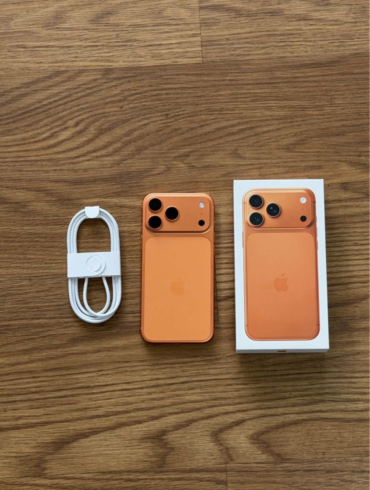 Apple iPhone 17 Pro Cosmic Orange
