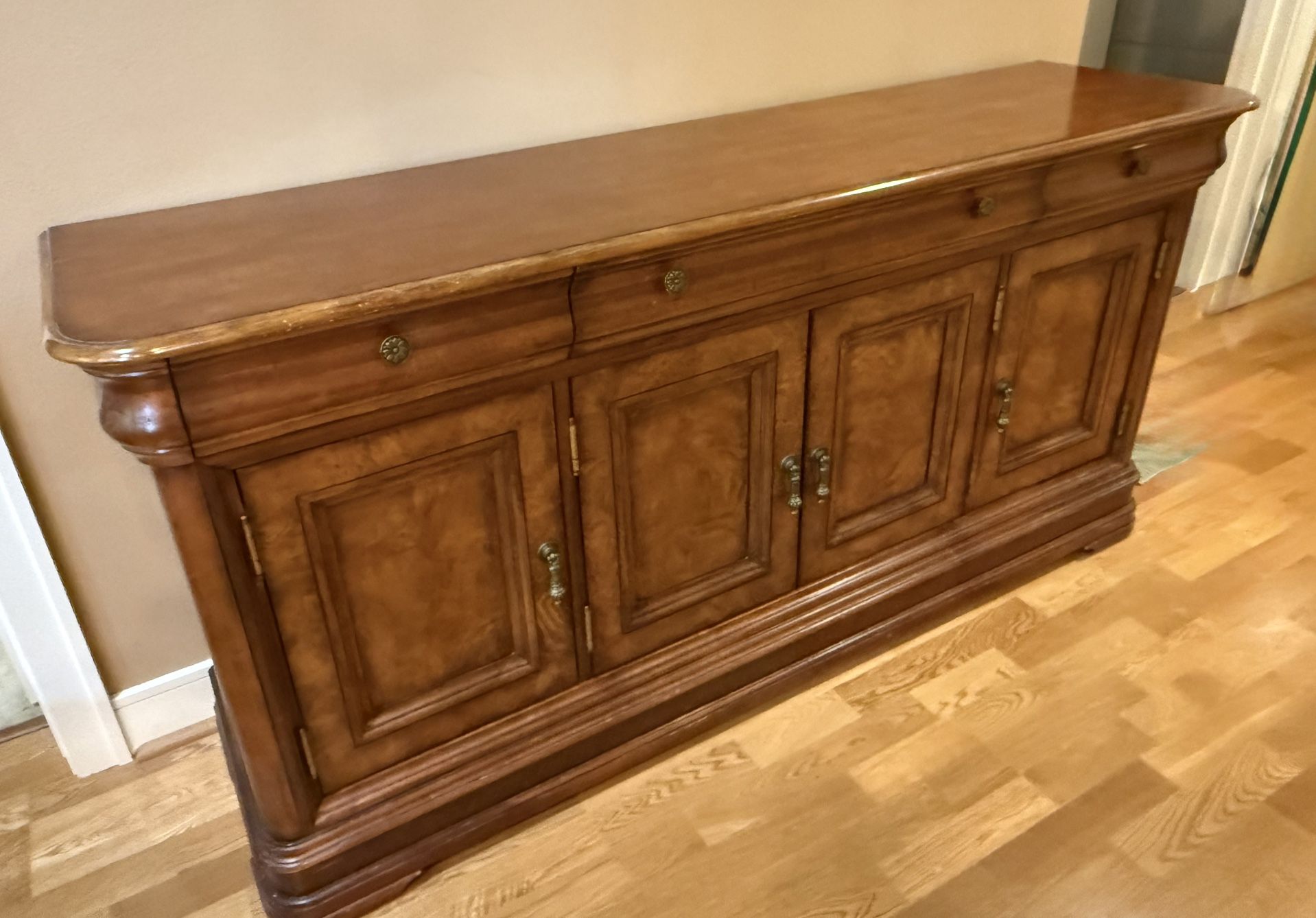 Very Nice Buffet/Sideboard