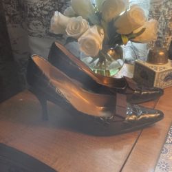 Classic Brown Crocodile Embossed Simulated Leather pump 