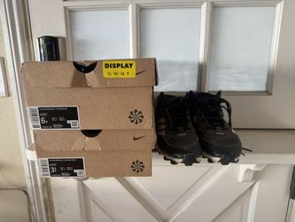 3 Pairs Of Youth Baseball Shoes Sizes 6, 5 & 3.5