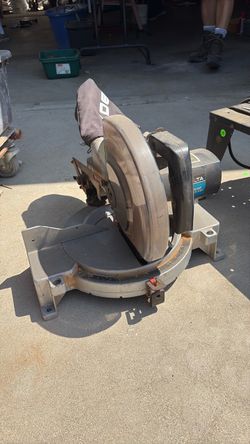 Delta circular saw