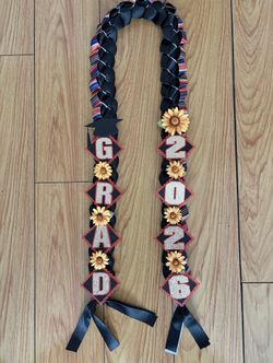 Graduation Lei Must Sell