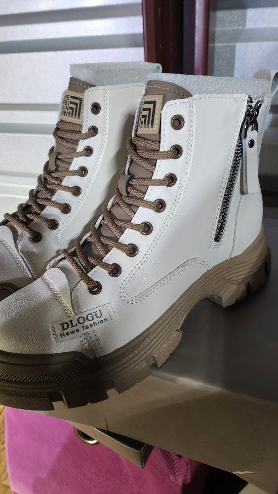 DLOGU BOOTS