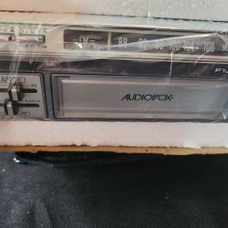 Audio Vox Model C-980 FM Multiplex 8 Track Auto Stereo 