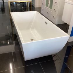 59” Freestanding Bathtub Ready For Pick Up 
