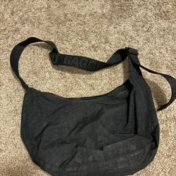 BAGGU Medium Nylon Crescent Bag