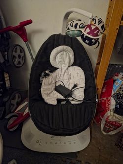 Mamaroo baby rocker