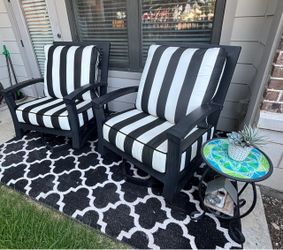 Pair of Mallin Outdoor Swivel and Rocking Lounge Chairs