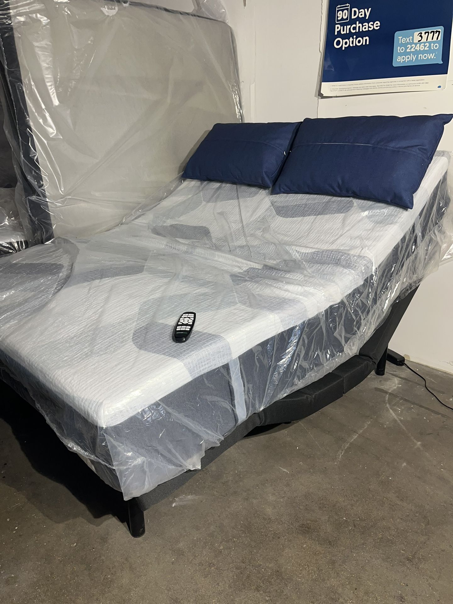 New Queen Mattress & Adjustable Bed