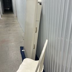 White Dinning Table With Drawer And 4 Chairs