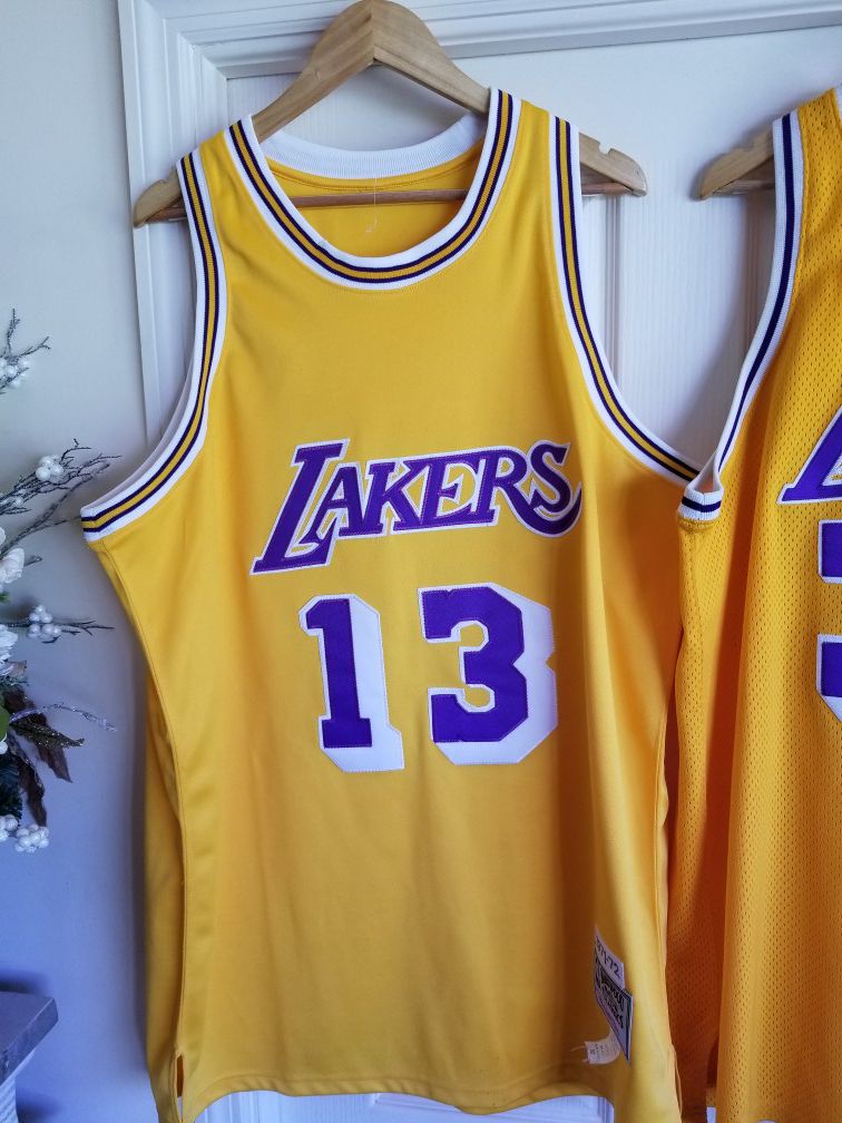 LOT OF 2 LA LAKERS THROWBACK JERSEYS. KAREEM ABDUL JABBAR AND WILT  CHAMBERLAIN. SIZE 2XL 52 for Sale in Fort Lauderdale, FL - OfferUp