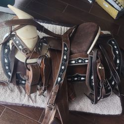 Selling my Saddle And Horse 