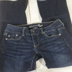 American Eagle Artist Size 4 Short Flared Low Rise Jeans Stretch 
