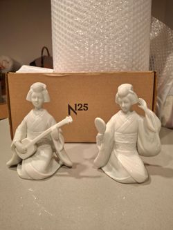 VINTAGE SET OF 2 GEISHA GIRL FIGURES