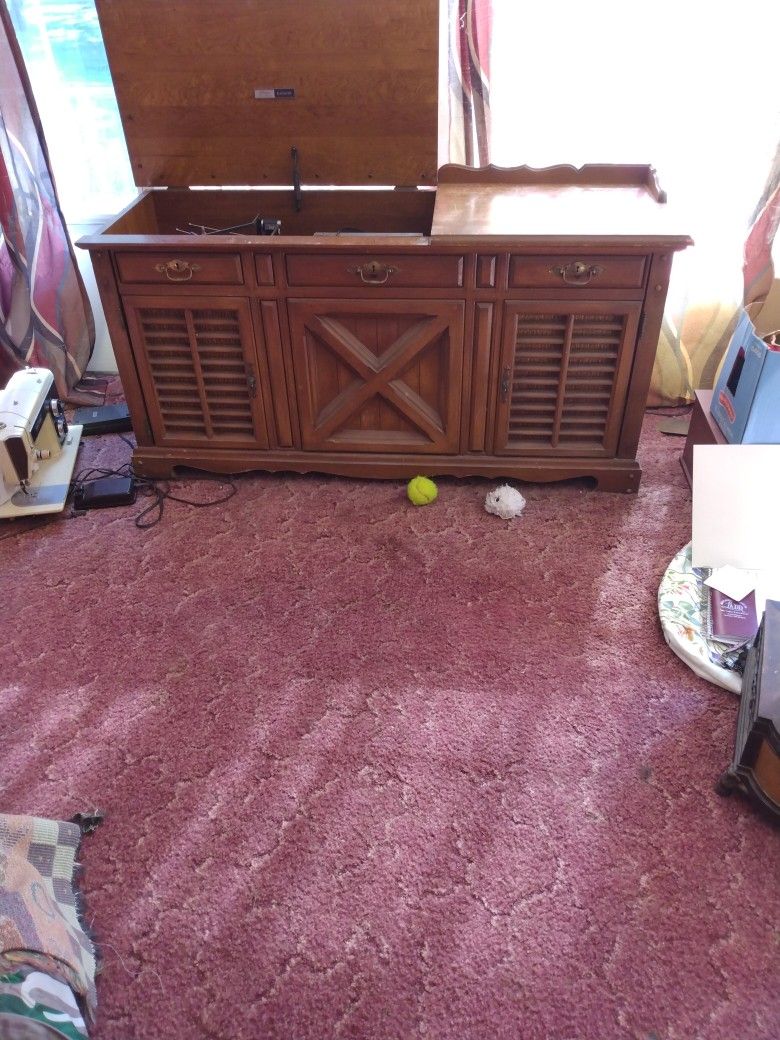 Stereo Turntable And CD Player