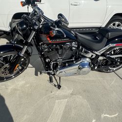 Harley Davidson Breakout 2023