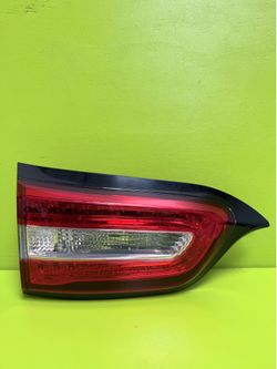 2014 - 2018 Jeep Cherokee Left Driver Side Inner Tail Light OEM (contact info removed)1AC