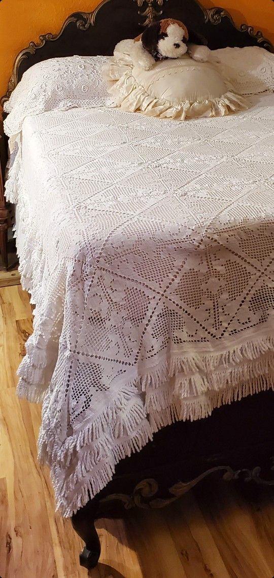Vintage Handmade Floral Crochet Lace White Blanket Bedspread