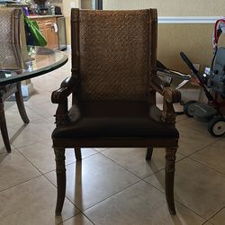 Dining room table  with 6 chairs