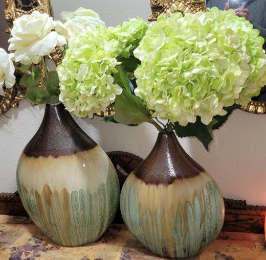 Ceramic Flower Pots/ Vases