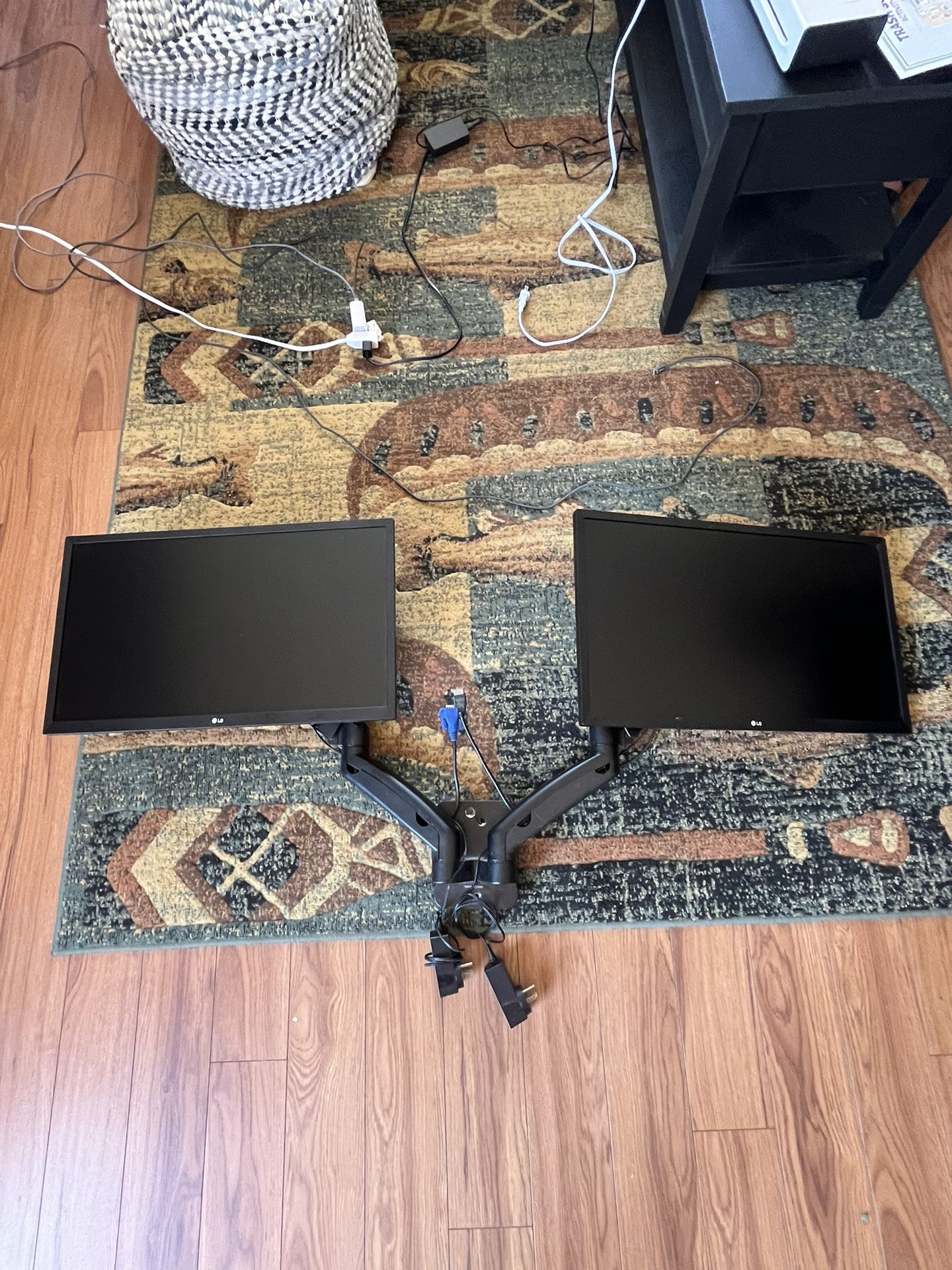 Lg Monitors With Wall Mount And Dell Dock