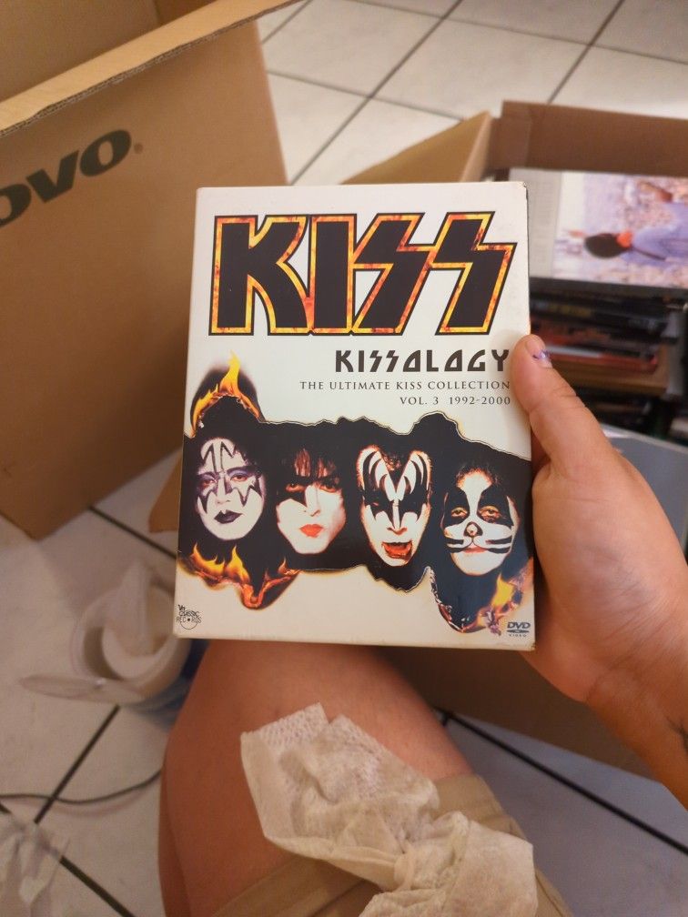 Kissology Vol. 3 (1(contact info removed))