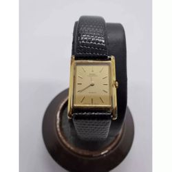 Gold-Tone Rectangular Watch - Dress Watch - Pristine Condition Seiko