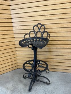 Cast Iron Tractor Seat Barstool