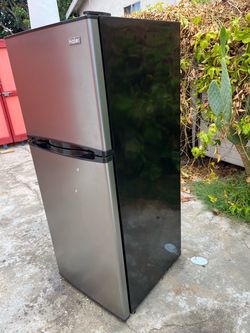 Se vende refrigerador mediano haier
