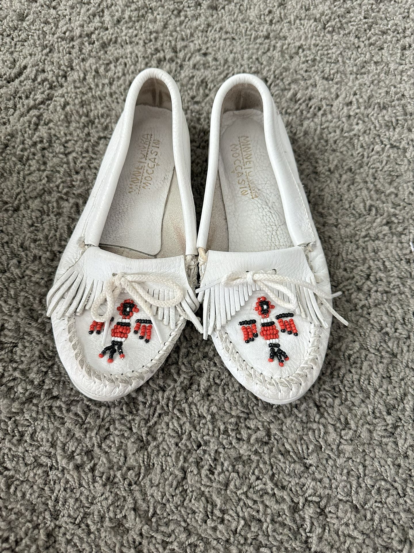 Minnetonka Moccasins Womens Size 6