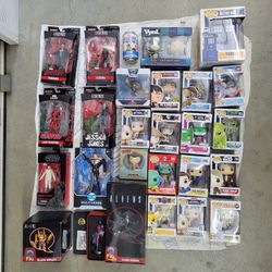 🎁HUGE Collectable and Action Figure Lot!! 🎁