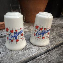 VTG Souvenir California Salt & Pepper Shakers