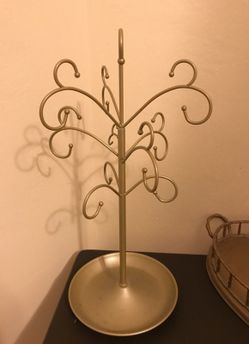 Jewelry holder