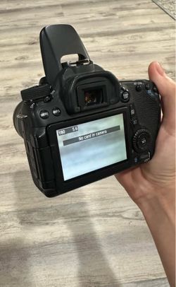 Canon EOS 70D with 75-300 mm lens