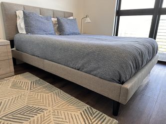 Serta 10” Memory Foam Queen Mattress – Excellent Condition (Barely Used