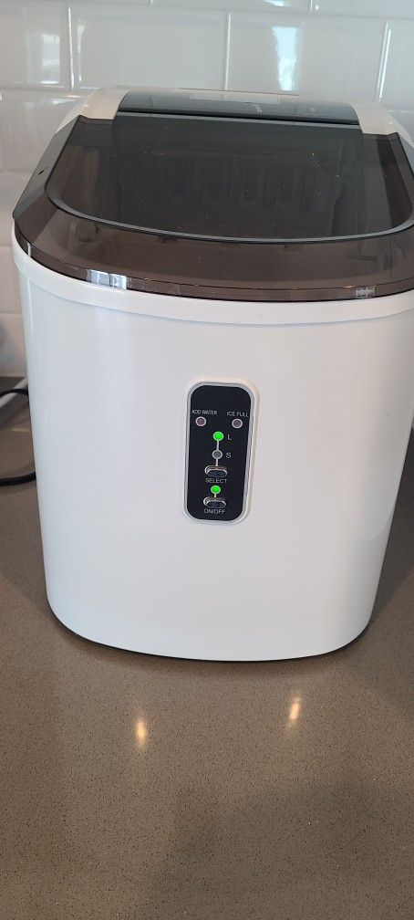 Counter Ice Maker