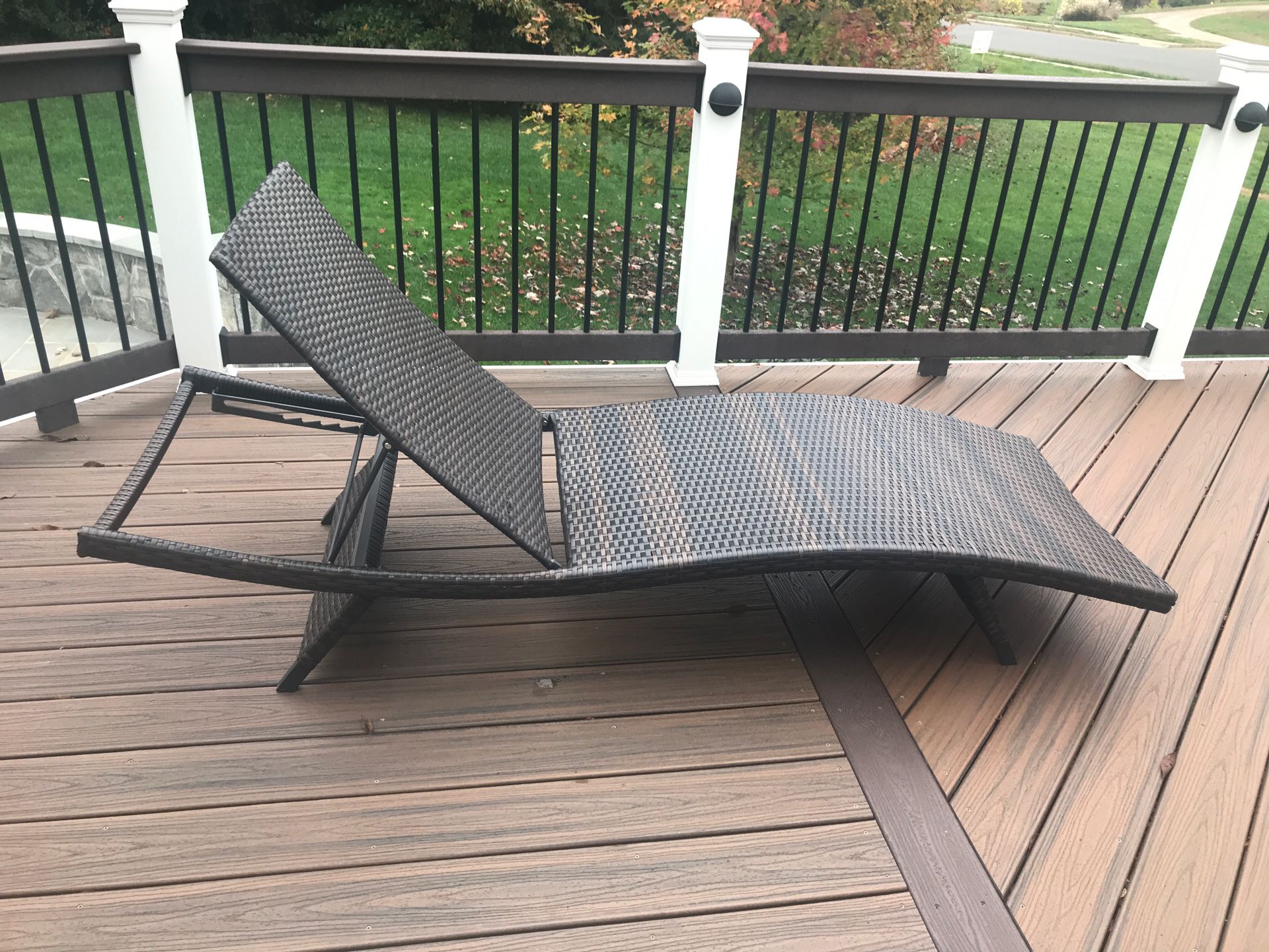 Outdoor Lounge Chair - Like New!