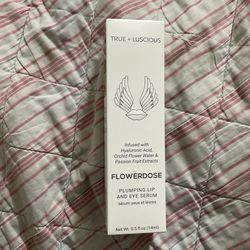 True + Luscious Plumping Lip & Serum