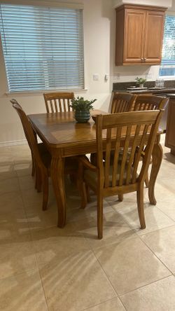 Solid Oak Wood Table with Chairs - Extendable